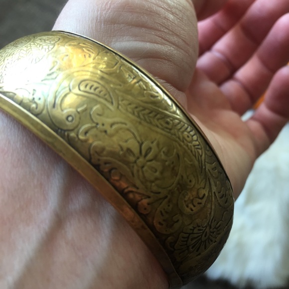 Brass peacock & paisley chunky bangle vintage - Picture 3 of 4